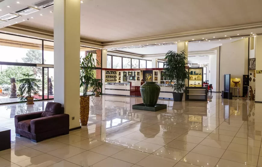 هتل نگارستان کاشان