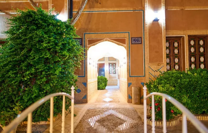هتل باغ مشیرالممالک یزد